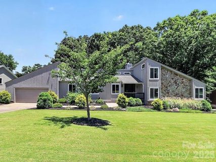 8401 Raintree Lane