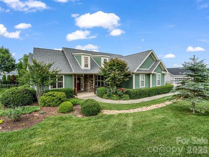 17 Black Iron Lane active home in Vista At Blacksmith Run, Hendersonville, NC