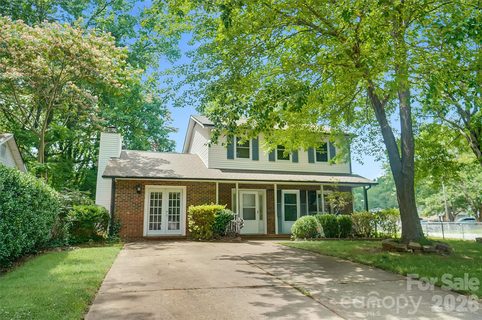 900 Highland Mist Lane pending home in Glenfiddich, Charlotte, NC