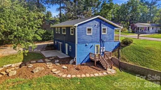 77 Trotter Place active home in Horney Heights, Asheville, NC