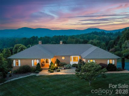 18 Thornapple Drive active home in Wilson Farm, Hendersonville, NC