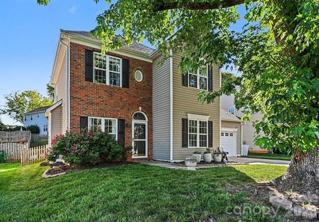 9902 Highlands Crossing Drive sold home in Southampton, Charlotte, NC