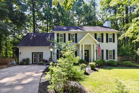 11007 Secotan Lane active home in Candalon, Matthews, NC