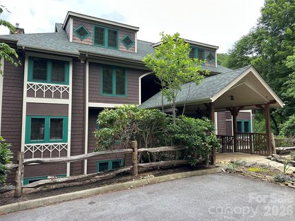 222 Creekside Way active home in Mountain Air, Burnsville, NC