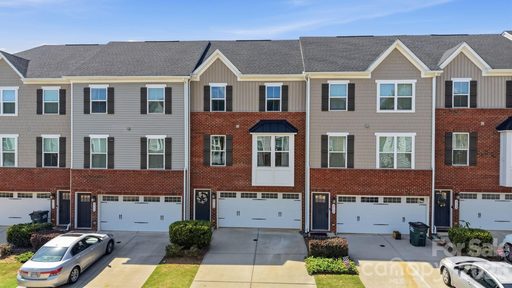 2534 Grantham Place Drive active townhome in Grantham Place, Fort Mill, SC