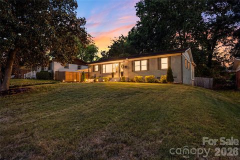 Homes in Rollingwood, Charlotte