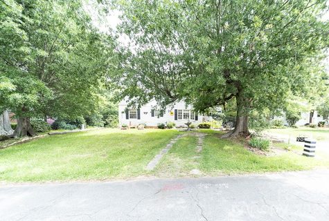 909 Drummond Avenue pending home in Villa Heights, Charlotte, NC