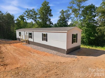 7499 Virginia Ridge active home in Kaylas Ridge, Connelly Springs, NC