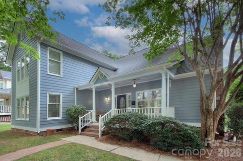 2000 Victorian Place active home in Dilworth, Charlotte, NC