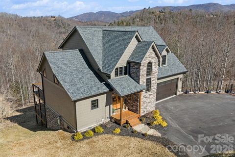 Homes in The Homestead, Vilas