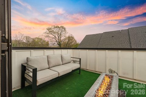 1935 W Trade Street active home in Biddleville, Charlotte, NC