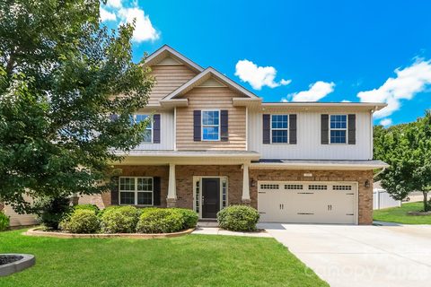 205 Taylors Creek Street active home in Westland Farm, Mount Holly, NC