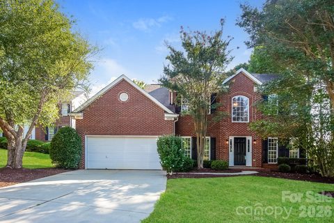 6804 Sweetfield Drive active home in McGinnis Village, Huntersville, NC