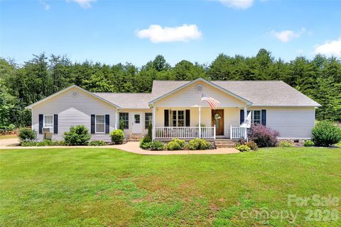 1076 Grays Creek Church Road active home in Woodfield Plantation, Rutherfordton, NC
