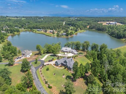 398 Mapleton Lane active home in Derbyshire, Columbus, NC