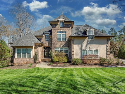 Homes in Weddington Trace, Waxhaw