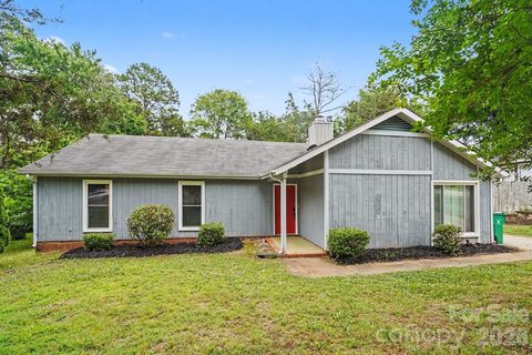 11613 Rimrock Canyon Drive active home in Park Ridge, Charlotte, NC