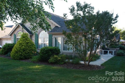 52 Mountain Meadow Circle active home in Hamburg Crossing, Weaverville, NC
