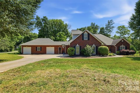 3805 Glen Haven Drive sold home in Carolando, Concord, NC