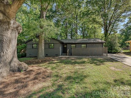 5623 Ruth Drive pending home in Shannon Park, Charlotte, NC