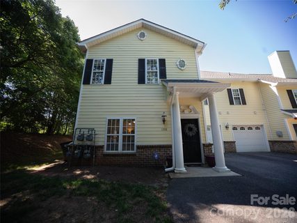 Homes in 21 Vendue, Hickory