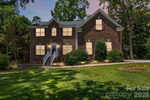 10606 Augustine Hill Lane active home in Olde Sycamore, Charlotte, NC