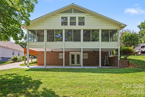 6917 Navajo Trail active home in Land Harbor, Sherrills Ford, NC