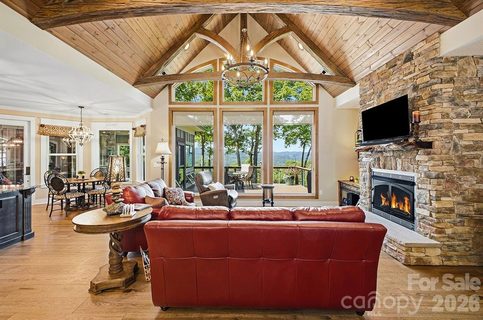 48 S Mountain Morning Lane pending home in Cummings Cove, Hendersonville, NC