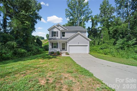 470 Woodberry Drive active home in Woodberry Forest, Mooresville, NC