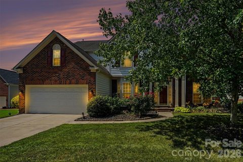 8021 Pelorus Lane pending home in Highland Creek, Charlotte, NC