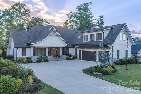 73 Angelina Lane pending home in Mills River Crossing, Mills River, NC