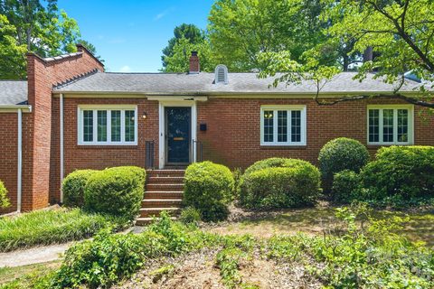1833 Jameston Drive pending home in Jameston Place, Charlotte, NC