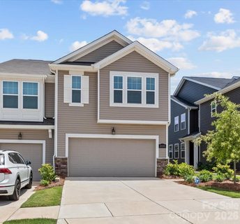 8122 Downy Oak Lane active townhome in Cheyney, Charlotte, NC
