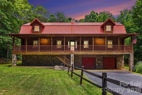 6328 Four Knights Lane active home in Kingsbury Square, Clover, SC