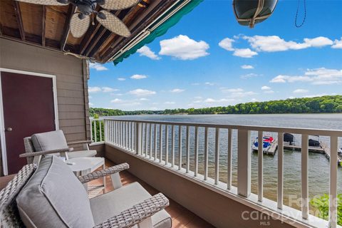 7332 Lakefront Drive pending home in Emerald Point, Charlotte, NC