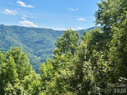 0 Eagles Roost Road pending lot in Alarka Creek Properties, Bryson City, NC