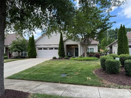 159 Brawley Point Circle pending home in The Courtyards At Brawley Point, Mooresville, NC