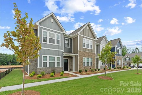 473 Etna Street pending townhome in Sierra Ridge, Gastonia, NC