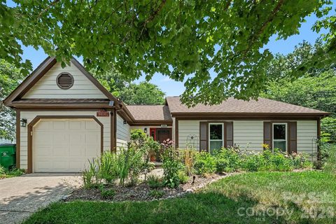 9330 Oren Thompson Road pending home in Faires Farm, Charlotte, NC