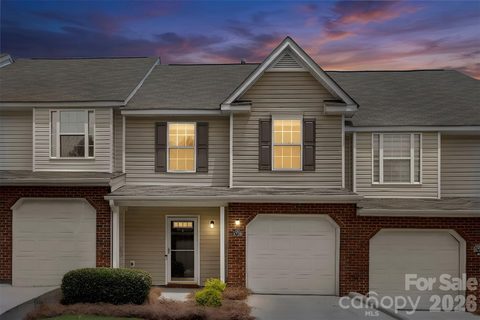 1728 Eagle Ridge Drive active home in Lexington Commons, Rock Hill, SC