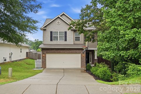 7820 Rockland Drive pending home in Crab Orchard, Charlotte, NC