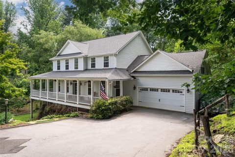 10 Lark Hill Drive active home in Long Shoals, Arden, NC