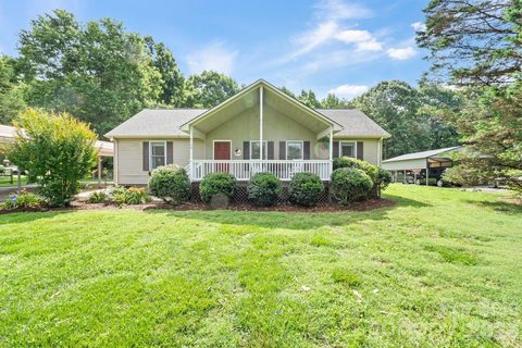 6168 King Wilkinson Road sold home in Delling Downs, Denver, NC