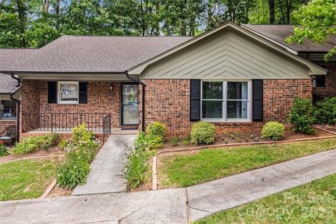 120 Ashebrook Drive active townhome in Ashebrook Villas, Fort Mill, SC