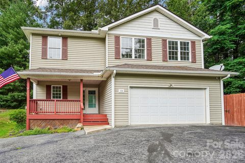 124 Karla Circle active home in Drexel Farms, Hendersonville, NC