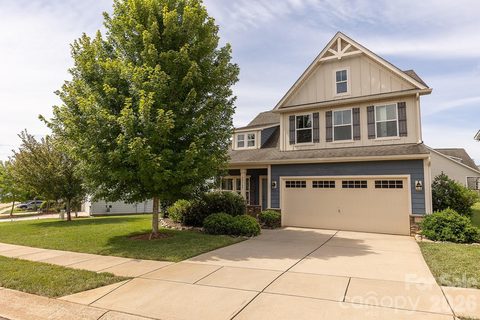 40161 Crooked Stick Drive active home in Edgewater, Lancaster, SC