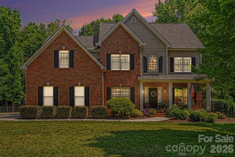 5621 Turkey Oak Drive sold home in Fairington Oaks, Mint Hill, NC