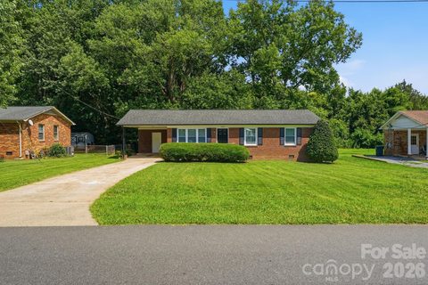 5008 Sea Oates Lane active home in Edgewood Acres, Bessemer City, NC