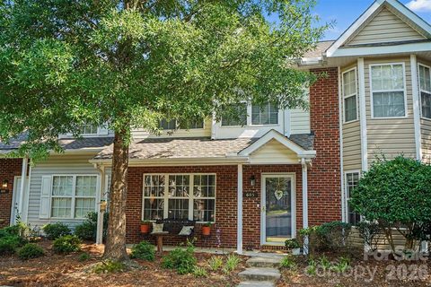 Homes in Arlington Downs, Matthews