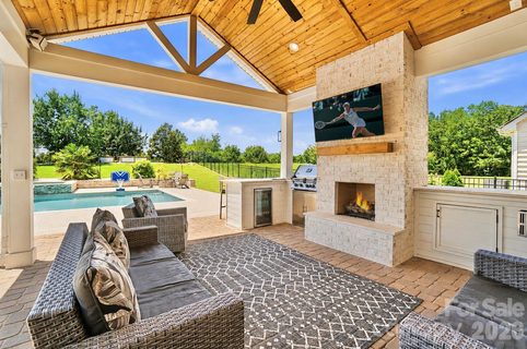 9859 Travertine Trail sold home in Waterford On The Rocky River, Davidson, NC
